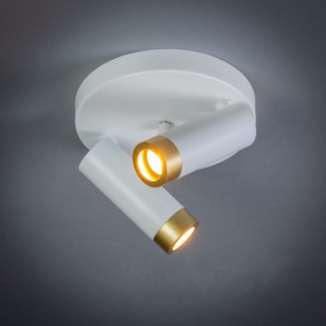 Miller 05 sp1361 31 gouden ring aan